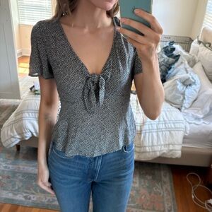 Abercrombie Black and White Tie-Front V-Neck Blouse